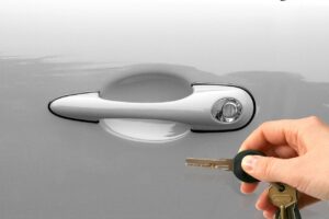 Como lubricar la cerradura del coche con grafito